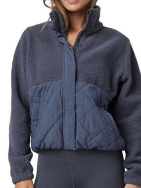 Vuori Navy Blue Quilted & Sherpa Highland Jacket Women’s Large
